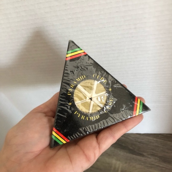 Vtg NOS Rubics Pyramid Game - Picture 3 of 6